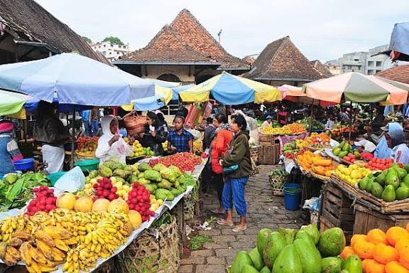 Analakely Market